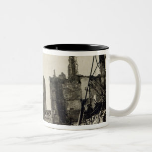 Caneca De Café Em Dois Tons Ypres de Rua de Ville, em junho de 1915