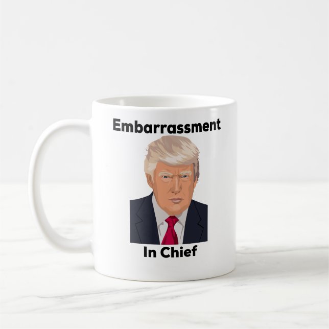 Caneca De Café Embaraço no presente engraçado do anti trunfo (Esquerda)