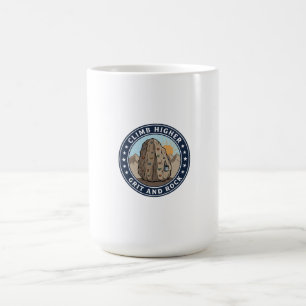 Caneca De Café Emblema Parede de Escalada e Pôr do Sol nas Montan