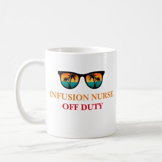 Caneca De Café Enfermeira de Infusão Fora do Trabalho (Esquerda)
