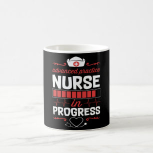 Caneca De Café Enfermeira de Prática Avançada em Progresso na Esc
