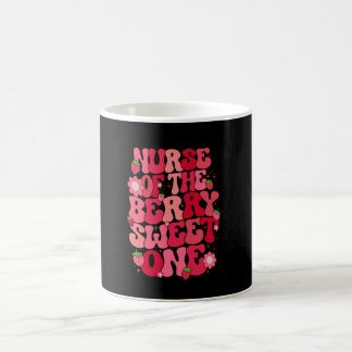 Caneca De Café Enfermeira Do Morango Do Primeiro Nascimento Do Do