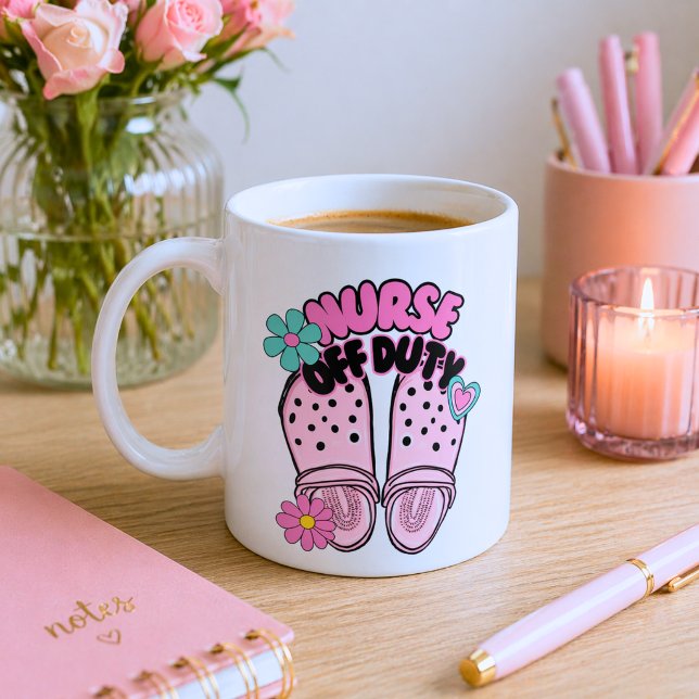 Caneca De Café Enfermeira Fora do Trabalho  (Criador carregado)