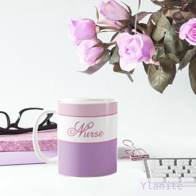 Caneca De Café Enfermeira rosa e roxa (Criador carregado)