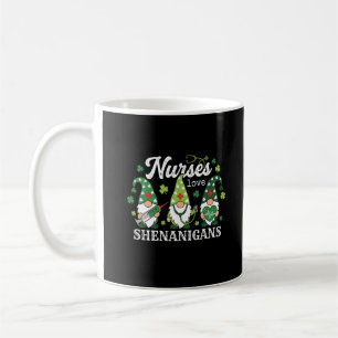 Caneca De Café Enfermeiras do Dia de São Patrício Amam Travessura