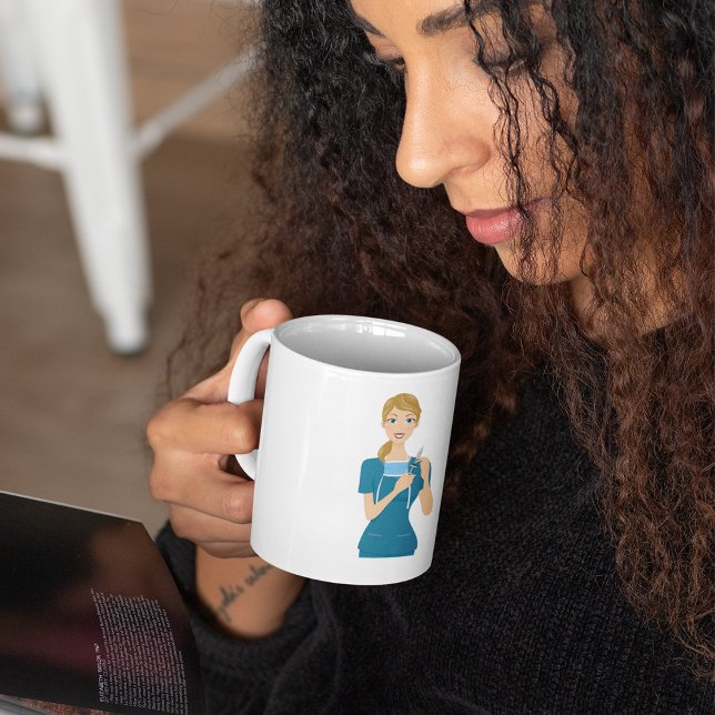 Caneca De Café Enfermeiro sorridente com seringa (Criador carregado)