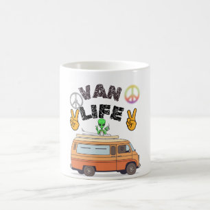 Caneca de café engraçada com sinal de paz de alien