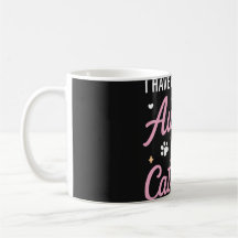 Caneca de café engraçada do gato fantasma fofo do