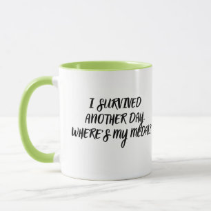 Caneca de Café Engraçada e Sarcástica - Sobrevivi 