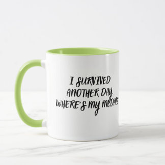 Caneca de Café Engraçada e Sarcástica - Sobrevivi 