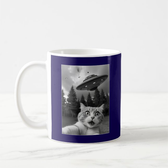 Caneca De Café Engraçado Gato Selfie com Óvni Alienígena Drones (Esquerda)