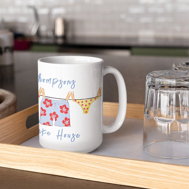 Caneca De Café Engraçado Humor Summer Personalizado (Whimsical swimsuits lake house personalized mug)