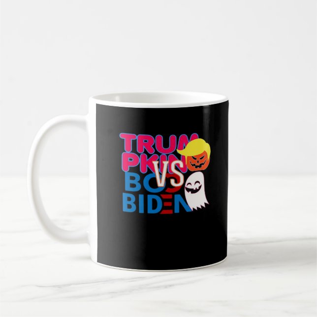 Caneca De Café Engraçado Trumpkin Vs Boo Biden Design Classe Hall (Esquerda)