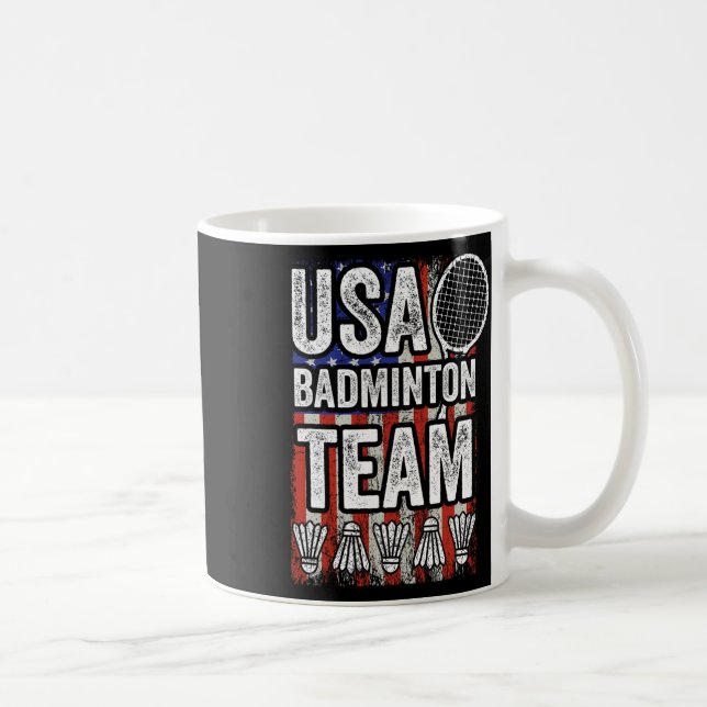 Caneca De Café Equipe de Badminton Americano Flag Funny Badminton (Direita)