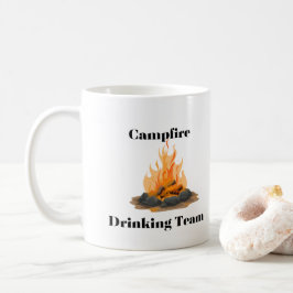 Caneca De Café Equipe de Bebendo de Campfire em um