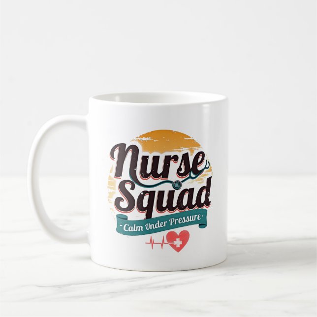 Caneca De Café Equipe de Enfermagem Calma Sob Pressão (Esquerda)