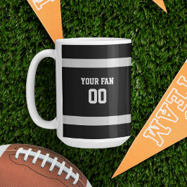 Caneca De Café Equipe de futebol de prata e preto personalizada