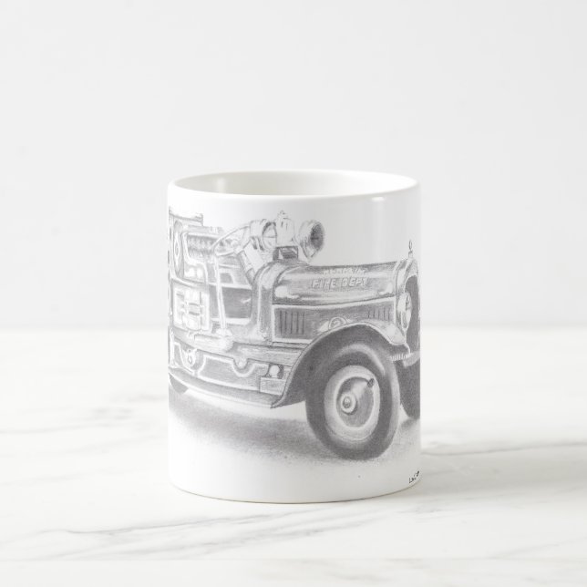 Caneca De Café esboço de caminhão de bombeiros vintage desenhado  (Centro)