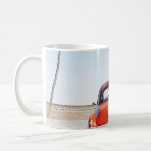 Caneca De Café Escaravelho ao lado dos coqueiros