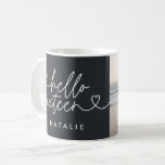 Caneca De Café Escrito simples de na moda elegante do 16.º aniver<br><div class="desc">Simples na moda de 16 anos de idade,  simples script elegante e convite de 16 anos geométrico. Padrão geométrico moderno do dorso. Parte de uma coleção. A cor pode ser alterada.</div>
