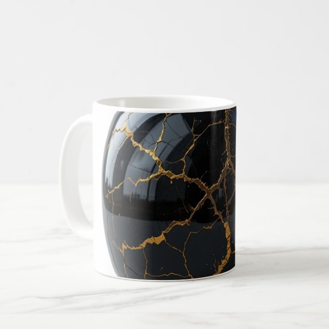 Caneca De Café Esfera Obsidiana Polida com Veias de Molten Dourad (Frente Esquerda)
