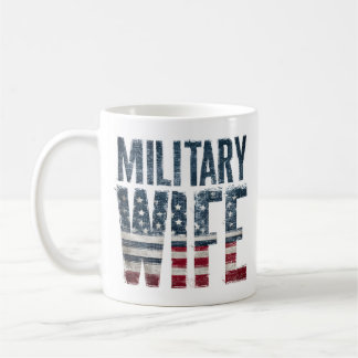 Caneca De Café Esposa militar patriótica vermelha, branca e azul