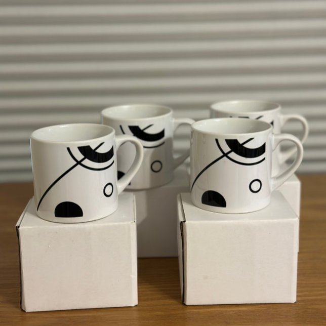 Caneca de Café Espresso Abstrata Preta e Branca El (Elegant Black & White Abstract Espresso Mug * Image shows QTY 4 Mugs, this listing is for 1 Mug)