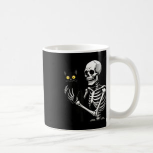 Caneca De Café Esqueleto Segurando Um Gato Preto De Gato Coelho