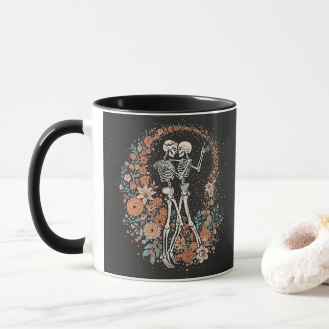 Caneca de Café Esqueletos de Amor Eterno Romântico (Com Donut)