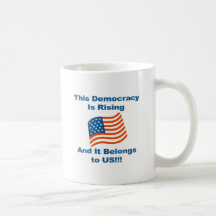 Caneca De Café Esta democracia é Ascensão e pertence-nos!