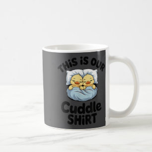 Caneca De Café Esta É Nossa Camisa de Cuddlar Casal de Pato Român