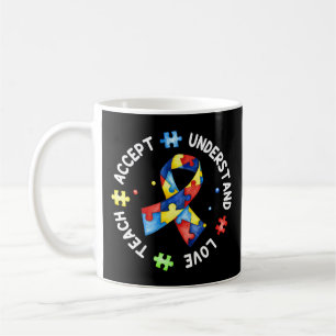 Caneca De Café Este lance com o slogan quebra-cabeça do autismo