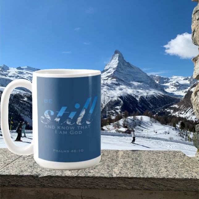 Caneca De Café Esteja Bíblia Verso monograma azul de montanhas su (Inspirational Swiss mountain Bible verse mug.  "Be still, and know that I am God" Monogram on back.)
