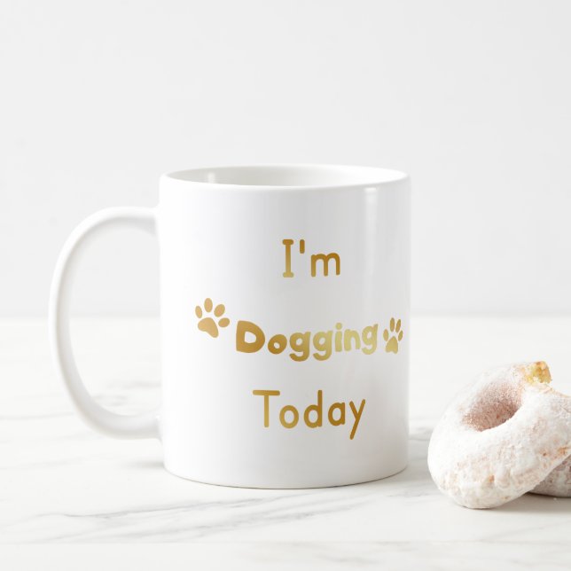 Caneca De Café Estou passeando o cachorro hoje (Com Donut)