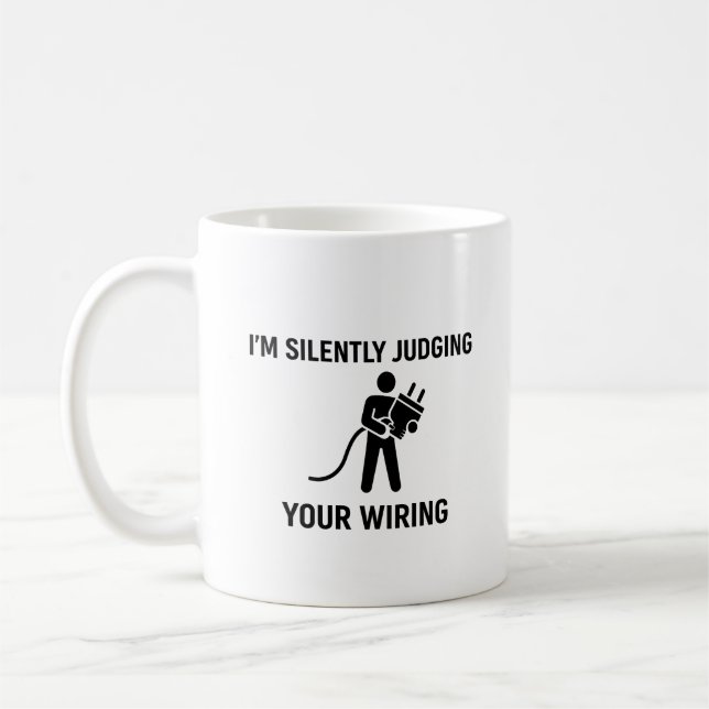 Caneca De Café Estou Silenciosamente Julgando Sua Fiação (Esquerda)