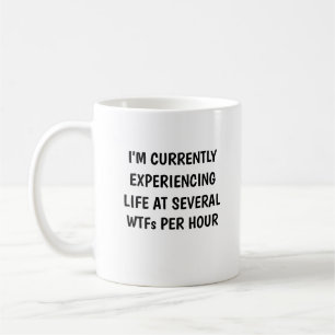 Caneca De Café Estou vivendo a vida em várias WTFs