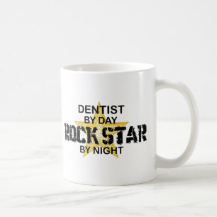 Caneca De Café Estrela do rock do dentista em a noite
