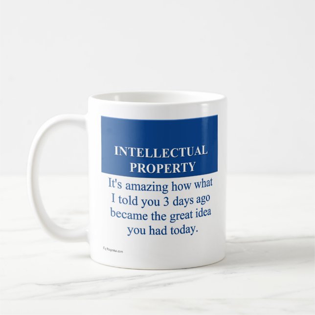 Caneca De Café Estudando a lei da propriedade intelectual (3) (Esquerda)