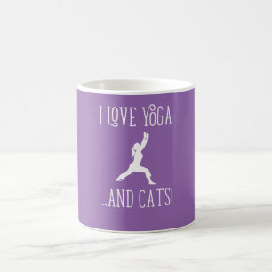Caneca De Café Eu amo a ioga e os gatos para o fundo escuro