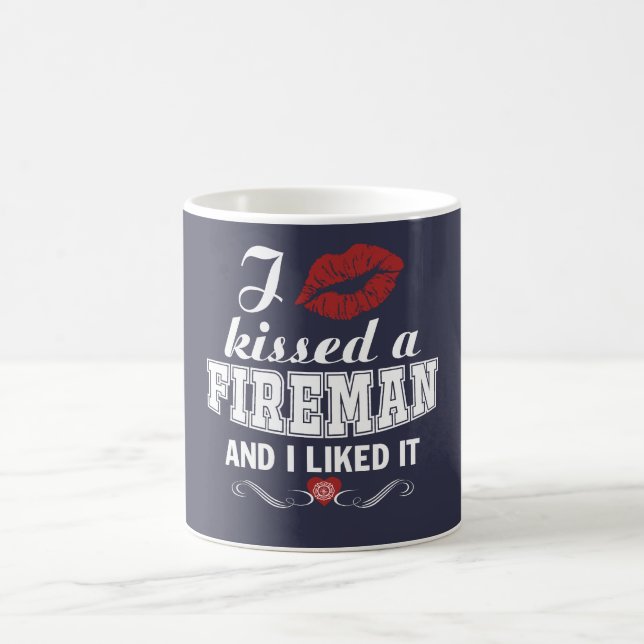Caneca De Café Eu beijei um BOMBEIRO (Centro)