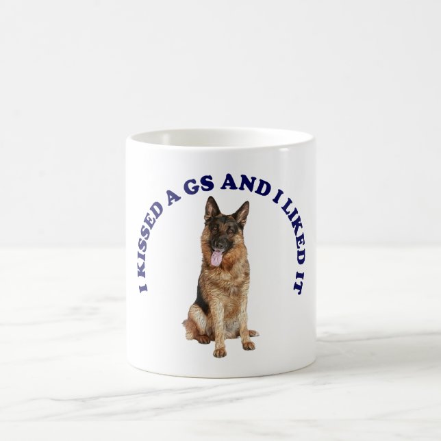 Caneca De Café Eu beijei um German shepherd (Centro)