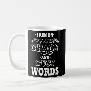 CANECA DE CAFÉ EU CORRO NO CAFÉ CAOS E CUSTO PALAVRAS