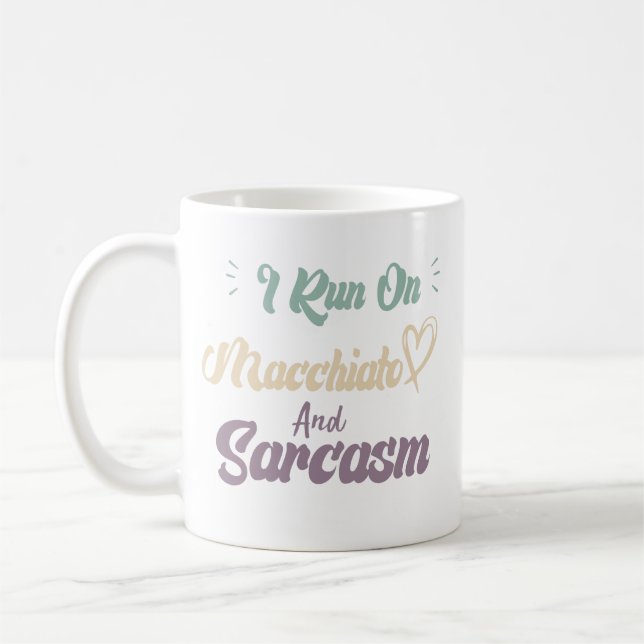 Caneca De Café Eu Funciono Com Macchiato E Sarcasmo Citação Diver (Esquerda)