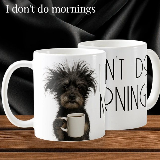Caneca De Café Eu não faço manhãs cachorro engraçado cafeína (I don't do mornings funny dog caffeine coffee mug by Ricaso. Not morning person? This mug is for you)