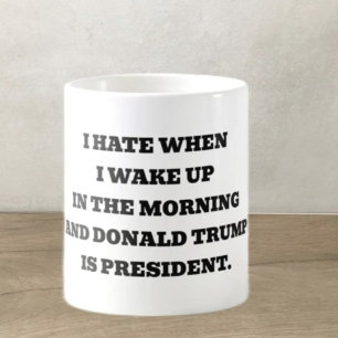 Caneca De Café Eu odeio quando. Eu acordo