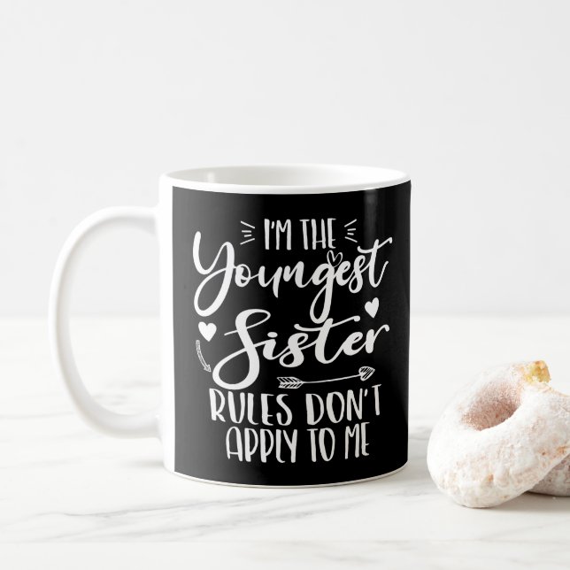 Caneca De Café Eu Sou a Irmã Mais Nova Amante do Sarcasmo Irmã Fo (Com Donut)