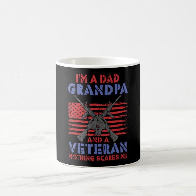 Caneca De Café Eu sou um vovô Pai e veterano - Herói Veterano (Centro)