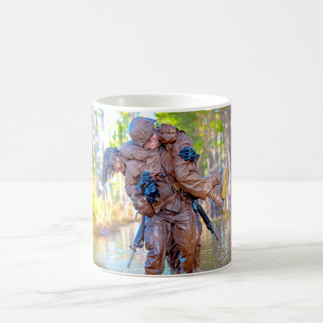 CANECA DE CAFÉ EUA COMBATEM MULHERES (Centro)