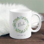 Caneca De Café Eucalyptus Wreath Bride<br><div class="desc">Uma doce e elegante marca de casamento,  a caneca apresenta uma camada aquosa de folhas verdes de eucalipto sábio e folhagem com "noiva" inscrita em dentro com escrita escrita à mão. Personalize com sua data de casamento embaixo. Projetado para combinar com a nossa coleção floral de MidSummer.</div>