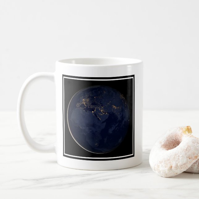 Caneca De Café Europa, África e Médio Oriente Luzes À Noite (Com Donut)
